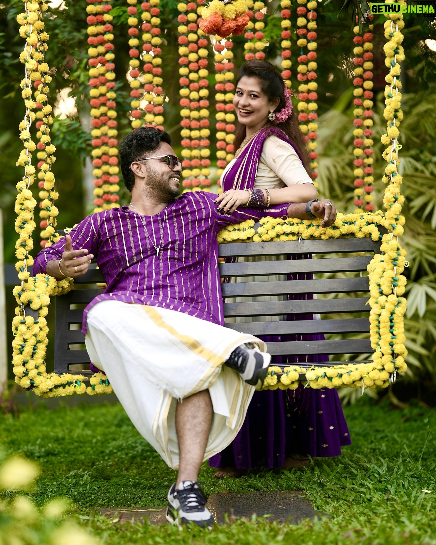 Neema Mathew - 31.6K Likes - Last pic is my Fav 🩵
.
.
👗: @label_swasti
Jewellery: @ambell_collection
📸: @_rnr_photography_
📍: @_black_nest_
.
.
.
#onam #couplegoals #coupleshoot #love #saree #onamspecial #sanjutechy #nannuzzz