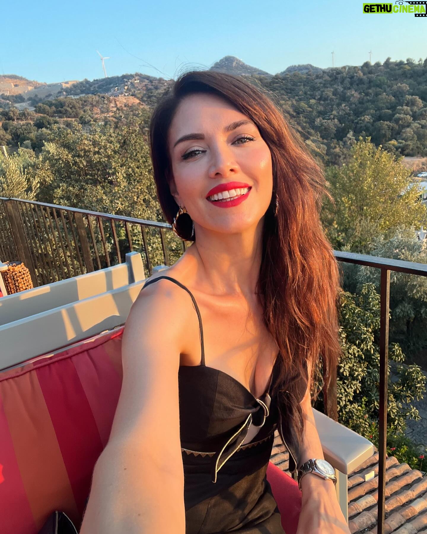 Nefise Karatay - 8K Likes - En güzel ışık #günbatımı #sunset 🌅 ✨✨