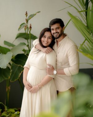Neha Gowda Instagram - Chandu is a true gem, radiating positivity and kindness wherever he goes! I’m not biased just because he’s my husband - he’s genuinely a remarkable person, the epitome of Mr. Perfect! Thank you for being your amazing self, Chandu!
@chandangowda18 
I love you 🥰 

📸. @candids_by_umesh 

“Thanks, Umesh, for freezing these  moments in time! We don’t need to pose or pretend - you skillfully captured our genuine selves, and that’s the true beauty of your photography!

Location - @topicbengaluru