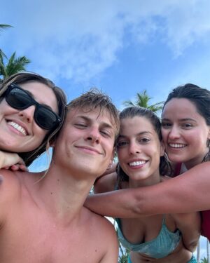 Nerea Rodríguez Instagram - vuelvo con el cora tan tan lleno 🩷 estas personitas me hacen muy feliz 🐣🐣

te amo RD 🇩🇴