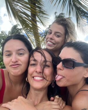 Nerea Rodríguez Instagram - vuelvo con el cora tan tan lleno 🩷 estas personitas me hacen muy feliz 🐣🐣

te amo RD 🇩🇴