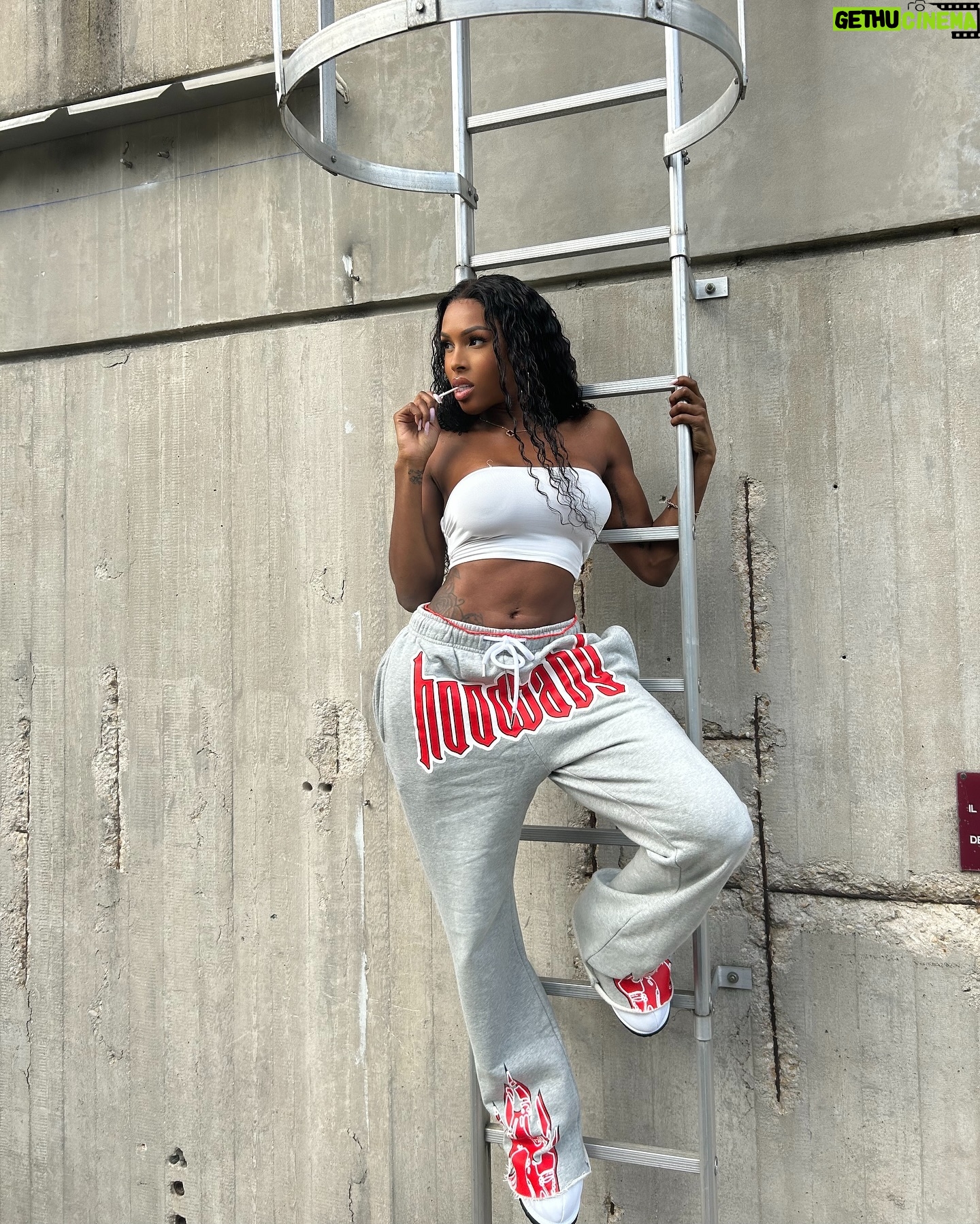 Neverly Paris - 21.2K Likes - @hoodbaby.fr š£