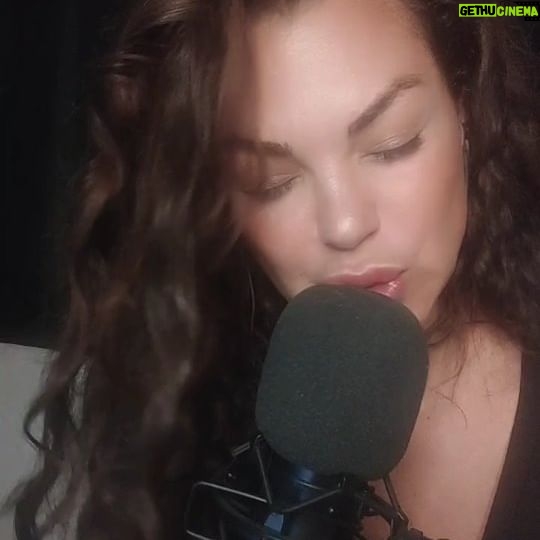 Nez - 1.1K Likes - İnsan sevdiği şeylere neden bu kadar ara verir ki🤍
Home karaoke 🎤
Yolun başı
#nez
#livemusic
#kareoke
🤍🙏