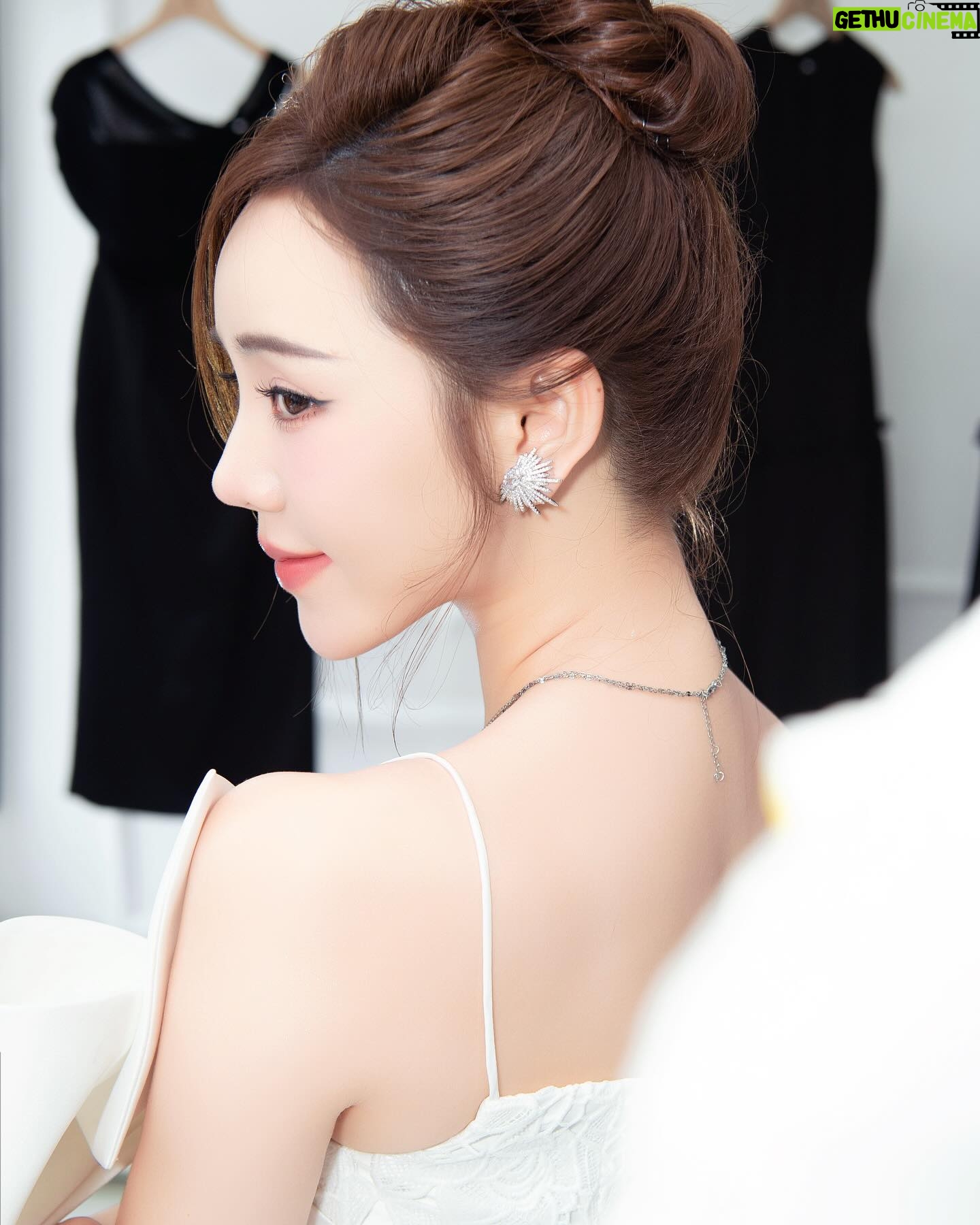 Nguyễn Quỳnh - 4.1K Likes - 🦋