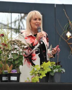 Actress Nicki Chapman HD Photos and Wallpapers February 2025