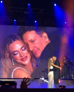 Nicolás Vázquez Instagram - Noche inolvidable. Gracias @natijota @olgaenvivo @bycrismorena por lograr que nos volvamos a ver en ese lugar icónico una vez más. Y gracias al público número uno por tanto amor y fidelidad durante tantos años!! Son increíbles!! 
Hasta siempre!! 
🙌🏽❤️♾️👆🏽