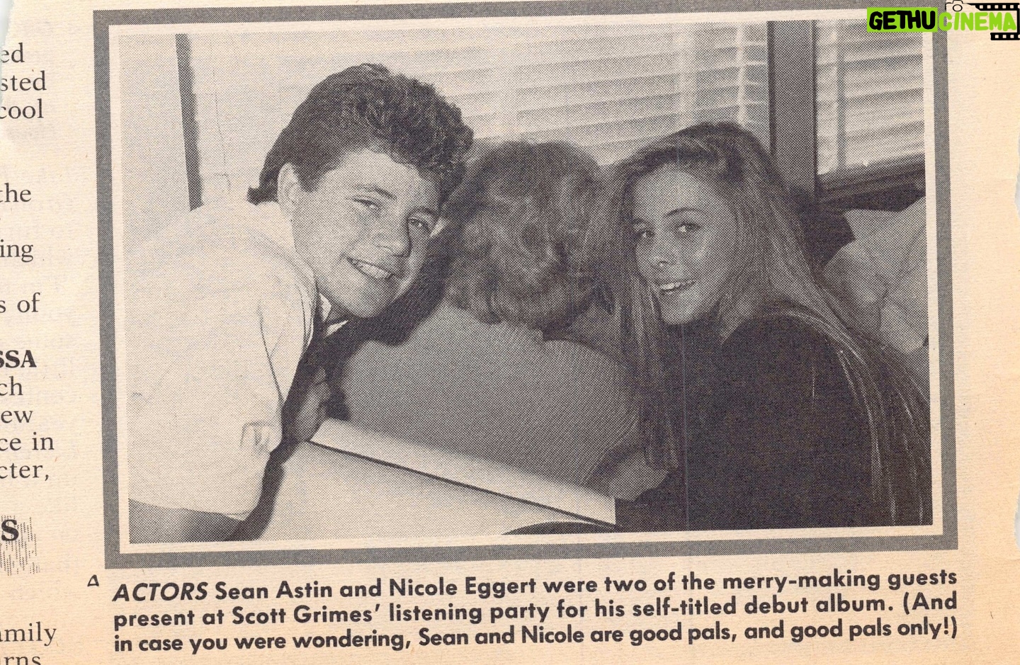Nicole Eggert - 4.7K Likes - We literally couldnāt have done this series without @_nicole_eggert. Thank you for everything you are the best!!
Can you name all of the celebrities in these photos? Comment your favorite celebrity!!
Go watch After Baywatch: A moment in the sun. On @hulu in the US and on @disneyplus everywhere else.
#baywatch #nicoleeggert #bradpitt #seanastin #alyssamilano #scottgrimes #momentinthesun #markwahlberg #beach