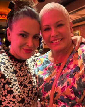 Nicole Eggert Instagram - Had such a great time tonight watching my beautiful friend @milano_alyssa  and the fabulous @imisaacmizrahi  perform NOWADAYS! She is going to absolutely nail Roxy in Chicago!! A must see 🤍