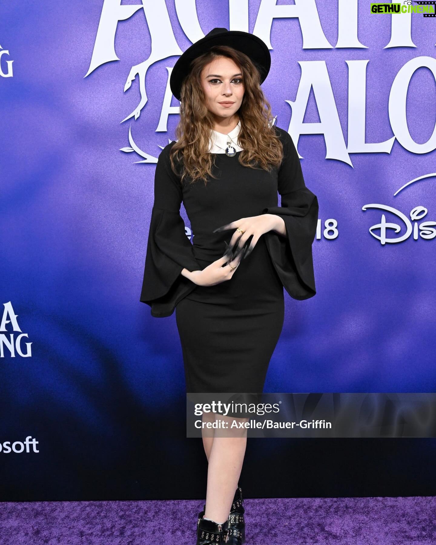 Nicole Maines - 18.7K Likes - The face you make for pictures vs the face you make when Kathryn Hahn is right behind you.
#AgathaAllAlong