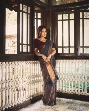 Niharika Nm Instagram - All this wife behaviour, still no husband in sight. 

Shot by @visualaffairs_va 
MUA @skinbysakhshi 
Hair @hairstoriesbyrishikaa 
Wearing @eternitybysakshi 
Blouse @advi_saree_blouses 
Location @elitaavilla