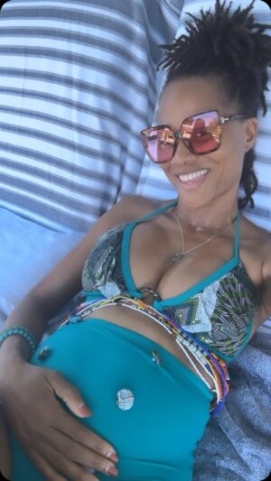 Nika King Instagram - I’m usually a private person but couldn’t hold back the joy of sharing the news. I’m officially pregnant… with a food baby! Carrying this load for 12 minutes is no joke 🤰🏽 
.
#jokes #pregnant #foodbaby #ruemamawildin #playtoomuch #vegan #bloated