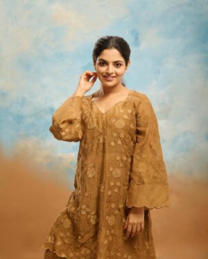 Nikhila Vimal Instagram - Bits of bliss ✨
Photographer : @jibinartist @plan.b.action 

Styling : @styledbysmiji

Makeup : @femyantony

Outfit : @lisdesigns.in

Jewellery : @keya_by_karthika

Cam asst : @dayonphotos