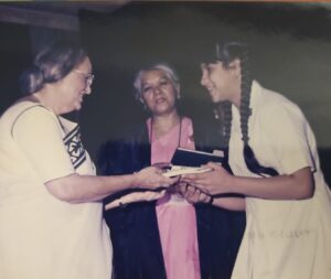 Nikhita Gandhi Instagram - Happy teachers day to all my teachers and gurus! Thank you for your love and guidance and making me who I am today! 

Missing my music teacher Swapna aunty in this carousel..🎵🎶

#happyteachersday