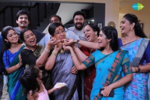 Nikitha Rajesh Instagram - Ambika Mam Birthday Celebration from Malli set ❤️💥

#malli