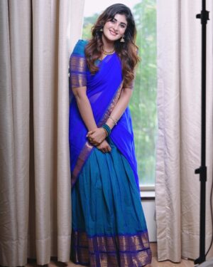 Nimeshika Radhakrishnan Instagram - 🦋💙🩵🦋
Wearing : @chettinad_sarees 🦋