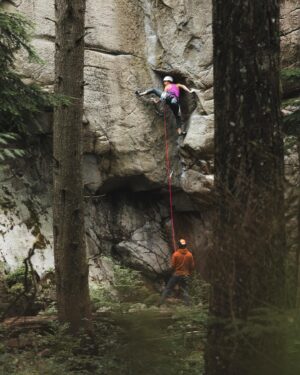 Nina Caprez Instagram - I really enjoyed teaching my new clinic “motherhood and climbing” at the @arcteryxacademy in Squamish.
There is just so few information out there, and a one to one experience is always a big win for all the pregnant climbers or mamas. 
Thanks to that fine group for your open mind, listening and exchanging.

#arcteryxacademy @arcteryx 
📸 @jeremy_bernard_photography