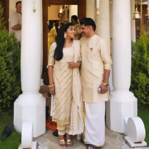 Nitha Promy Instagram - 🥰🥰😍😍❤️❤️

#pic #instapic #wedding #instagram #instagramers #instapost #sunday #family #instagood #instadaily #post 
#happiness #love #togetherness #instafamily #mallu #malayali #viral #keralawedding