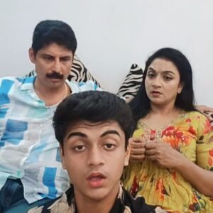 Nitha Promy Instagram - ഇവന്‍ ആരെയാ ഉദേശിച്ചത്....ഞങ്ങളെ ആണോ??
ഏയ്...

#family #fun #familytime #instagramer #instareels #reels #shorts #viral #instagram #reelsinstagram #instagramers #nithapromy #promykuriakose #richardpromy #mallu #viral #malayali #instagood #trending #mallugram #viralreels #instagrammers #creator #instagramreels #reelitfeelit #onam #reelcheyyufeelaavu #malayalam