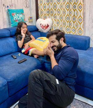 Nitya saxena Instagram - Naa Varaala Lakshmi 🙏❤️

VaraLakshmi Vratham Subhakankshalu 🙏

@viyaofficial @nitya.saxena1186 #princessviya #anchorravi #varalakshmi #vratham