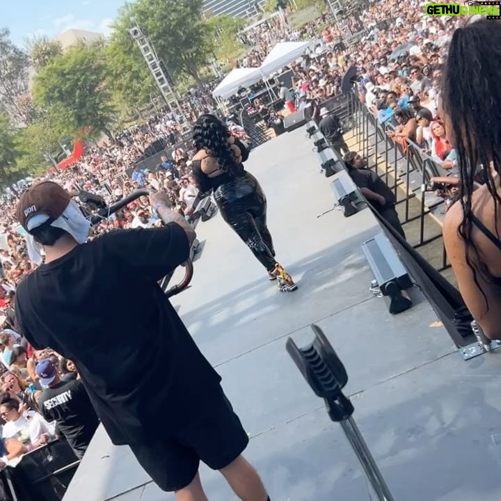 Nivea - 18.7K Likes - Had such a good time performing at the I❤️R&B Festival! Thank you for all of your love & support over 20 Years, it means more to me than you’ll ever know! 🫶🏽