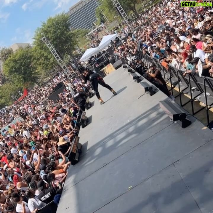 Nivea - 18.7K Likes - Had such a good time performing at the I❤️R&B Festival! Thank you for all of your love & support over 20 Years, it means more to me than you’ll ever know! 🫶🏽