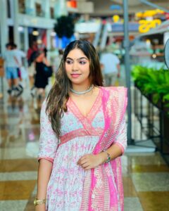 Actress Niyuktha Prasad HD Photos and Wallpapers July 2025