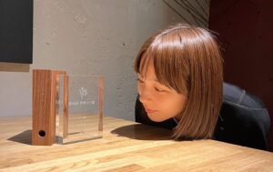 Non Instagram - 本日、伊丹十三賞の贈呈式がありました。
とても嬉しかった。
なんだか特別な気持ち。
これからも信じるものを貫いていこうと気が引き締まりました。
はあ、まだ心がわさわさと落ち着かず叫び出したい気持ちです。
これからも精進してまいります！ゆくぞ。

#伊丹十三賞