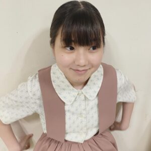 Nono Maida Instagram - 🪽
第22週ご視聴いただきありがとうございました😊

麻雀対決は中断してしまいましたが、
［家族のようなもの］を少しお休みすることで
家族の距離がさらに縮まったような気がします🀄️

これからも星家の皆さんと一緒に、
たくさん笑顔で過ごしていけますように✨

#NHK  #朝ドラ 
#虎に翼 🐯
#佐田優未 役
#毎田暖乃  #ルート