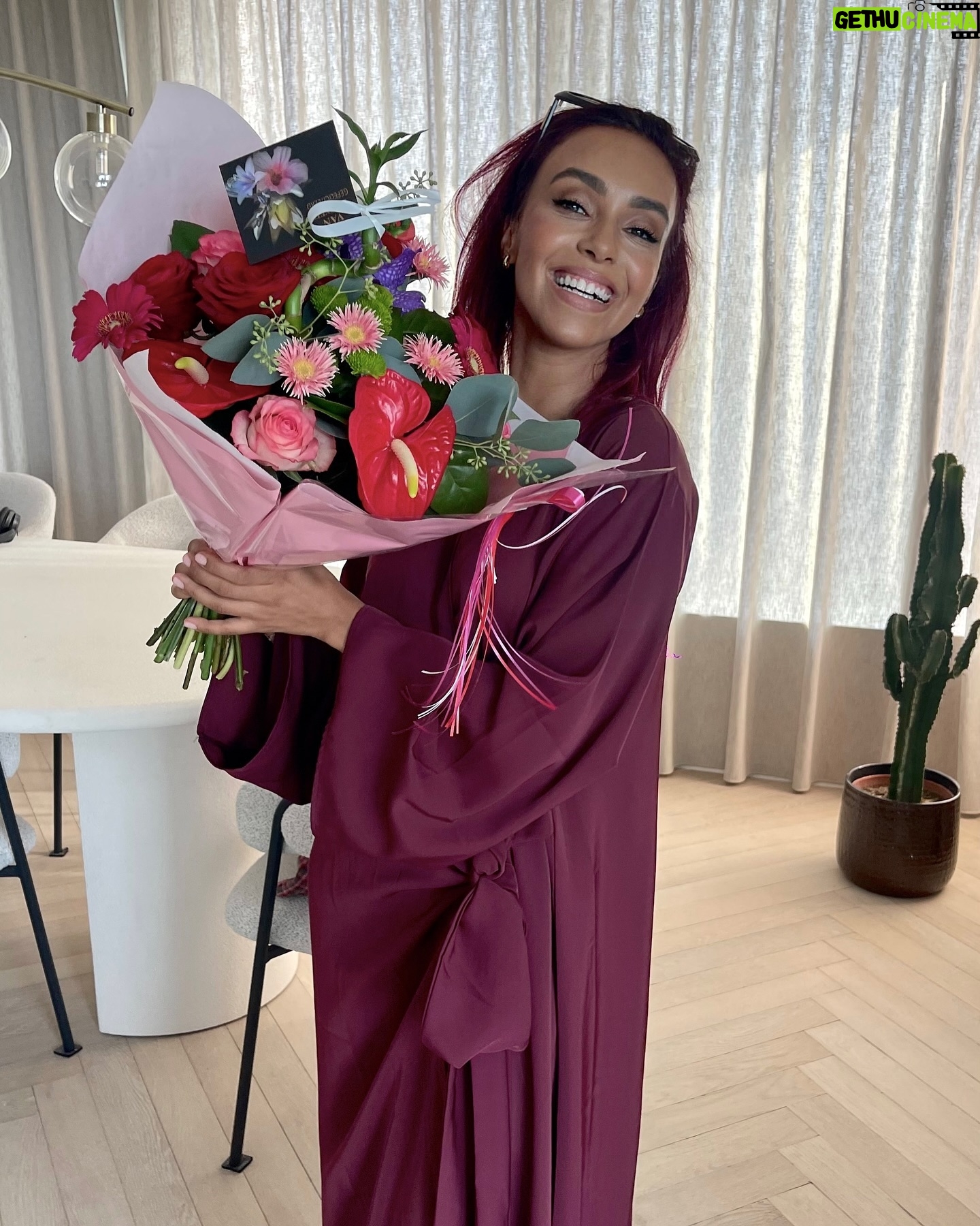 Nora Gharib - 10.4K Likes - Birthdaygirl 💐🌸 Dank jullie wel allemaal voor alle lieve wensen🥹🤍