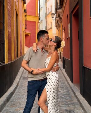Núria Madruga Instagram - Não sei se é do nome mas ia jurar que tenho uma “costela espanhola”. 🤍 Adoro esta cidade.