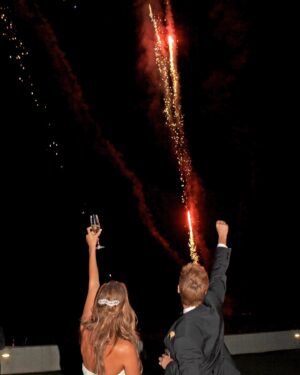 Núria Madruga Instagram - 14 anos 🤍👰‍♀️🤵‍♂️🤍 Parabéns a nós!!! @vaskini
