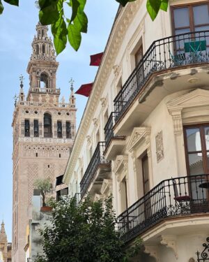 Núria Madruga Instagram - Não sei se é do nome mas ia jurar que tenho uma “costela espanhola”. 🤍 Adoro esta cidade.