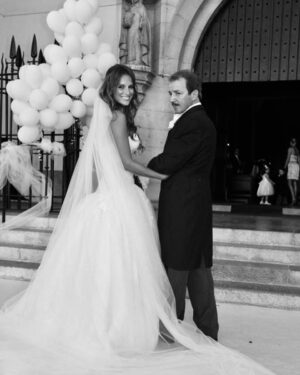 Núria Madruga Instagram - 14 anos 🤍👰‍♀️🤵‍♂️🤍 Parabéns a nós!!! @vaskini
