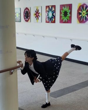 Oh Ji-yul Instagram - #오지율 #아역배우 
.
.

발레프로필 도전(?). 🩰

10대 ... 😋

.
.

#더글로리 #TheGlory #하예솔 #이상한변호사우영우 🐋 #이재곧죽습니다
#마르디메크르디레쁘띠 #마르디메크르디 #키디키디 #슈펜키즈 #늦은여름