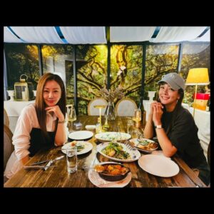 Oh Na-ra Instagram - 닮은듯 비슷한듯..우리 닮은 것 같은데?
#소유진 소여사의 외출!
같이 공연보고 맛있는 저녁 옴뇸뇸뇸😚