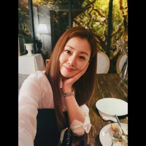 Oh Na-ra Instagram - 닮은듯 비슷한듯..우리 닮은 것 같은데?
#소유진 소여사의 외출!
같이 공연보고 맛있는 저녁 옴뇸뇸뇸😚