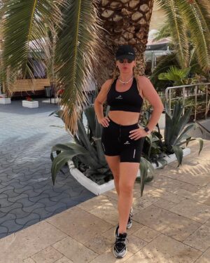 Oksana Adamovich Instagram - Спорт -это моя жизнь и даже на отдыхе

#sport #sportlife #sportstyle #fitnessmodel #sportchic #спортивныйстиль #спортмосква #атлетикамосква #athletics