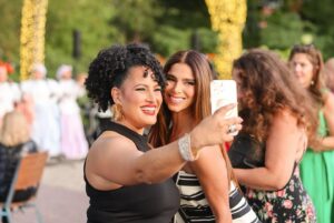 Omallys Hopper Instagram - Feeling incredibly honored to have EMCEE’d an unforgettable event at the @national_pr_museum 🙏🏽✨ A heartfelt thank you to the National Museum of Puerto Rican Arts and Culture for allowing me to be part of this special celebration of our heritage. Billy and Veronica, Los quiero de aquí hasta el cielo. 

A huge shoutout to this Year’s Ceiba Award Recipient, the amazing Roselyn Sánchez @roselyn_sanchez for her inspiring presence and unwavering support of our culture. Your grace, talent, and dedication continue to uplift our community in ways that go beyond the screen. 🌟🇵🇷 #Grateful #NMPRA #PuertoRicanPride #RoselynSanchez #culturallegacy

Images by the incomparable: @madilaciephotography