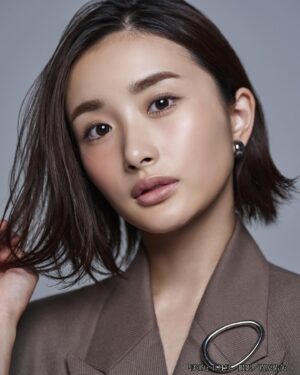 Oto Abe Instagram - 美的11月号掲載させていただいております☺️
ぜひチェックお願いいたします🤲！
