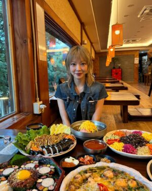 Park Cho-a Instagram - 여름아잘가👋🏻