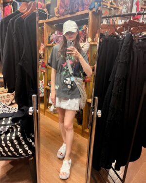 Park Gyu-ri Instagram - 오사카 기록물 24. 08