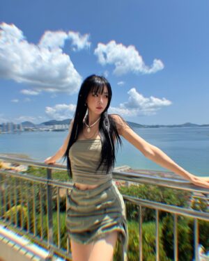 Park Soo-bin Instagram - Toooooo hot🥵
