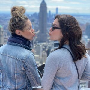 Pascale Hutton Instagram - Happy Birthday to my gorgeous friend! 
Anything life throws our way, we got it- no matter what we look like! 

Love you to bits E 🩷