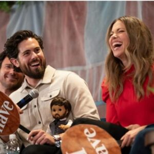 Pascale Hutton Instagram - Guess what’s happening in 1 week?????? 

@heartieshfr @wcth_tv @hallmarkchannel