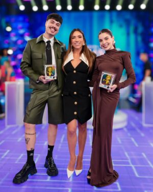 Patrícia Abravanel Instagram - Domingo, @bomtalvao e @gessica no 3 Pistas do @pgmsilviosantos ❤️ ...pensa num programa extraordinífero!!! 

A partir de 19h, no SBT

Equipe Patricia Abravanel 
📸 @gabrielcardosofoto