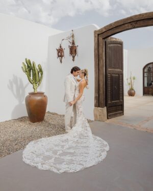 Patricia Montero Instagram - 16 años después, ocurrió 🤍 

3 días donde hemos podido por fin, celebrar EL AMOR! 

📷 @franleonardoymariateresa 

#AdroverMonteroWedding