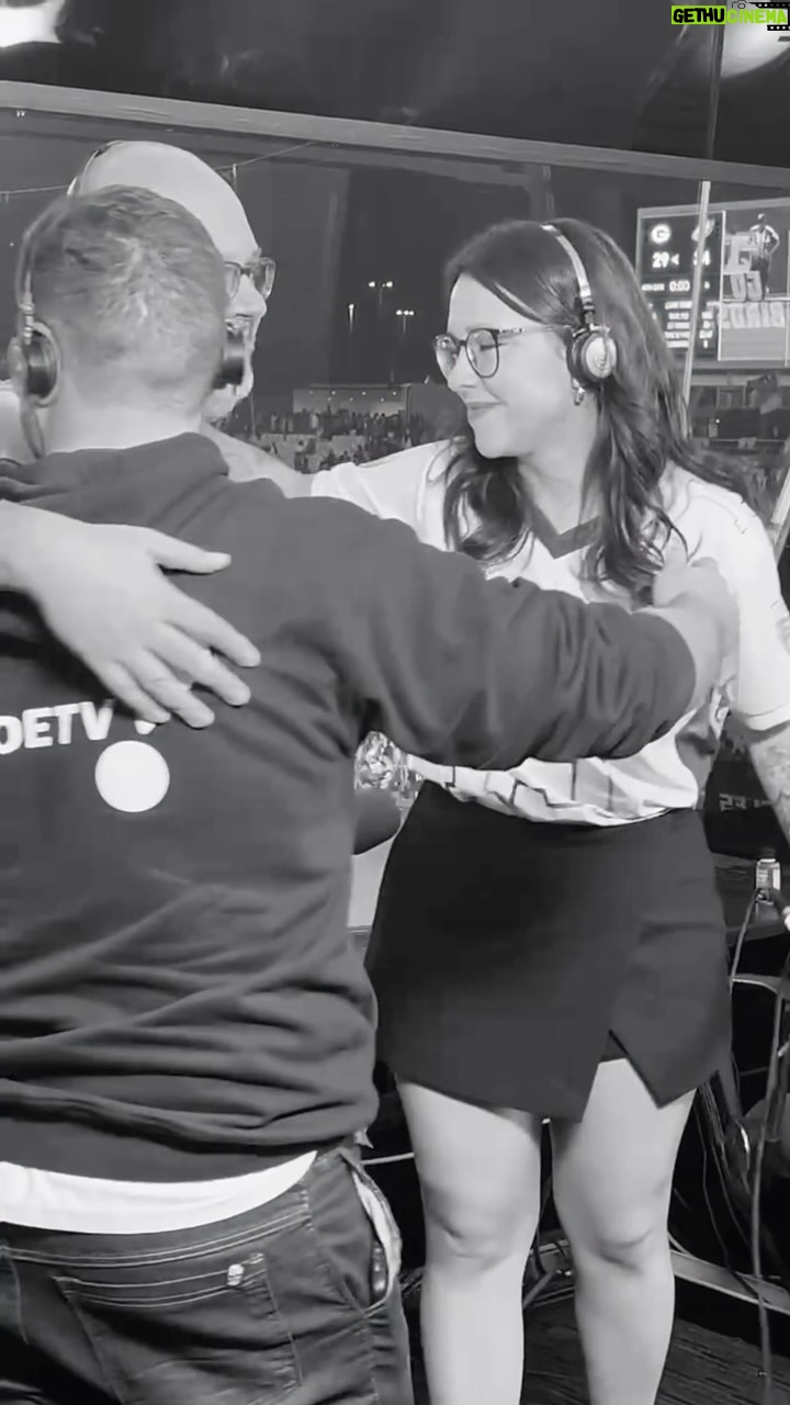 Patrícia dos Reis - 14K Likes - QUE DIA INCRÍVEL! 🤍
Chegou ao fim a nossa transmissão do jogo da NFL no Brasil. Fizemos uma cobertura completa para todos vocês. Obrigado por todos os acessos e todo o apoio. Vamoooos! 🏈🇧🇷
.
.
.
#NFL #NFLBrasil #NFLnaRedeTV #RedeTV #FutebolAmericano #ArenaCorinthians #PhiladelphiaEagles #GreenBayPackers