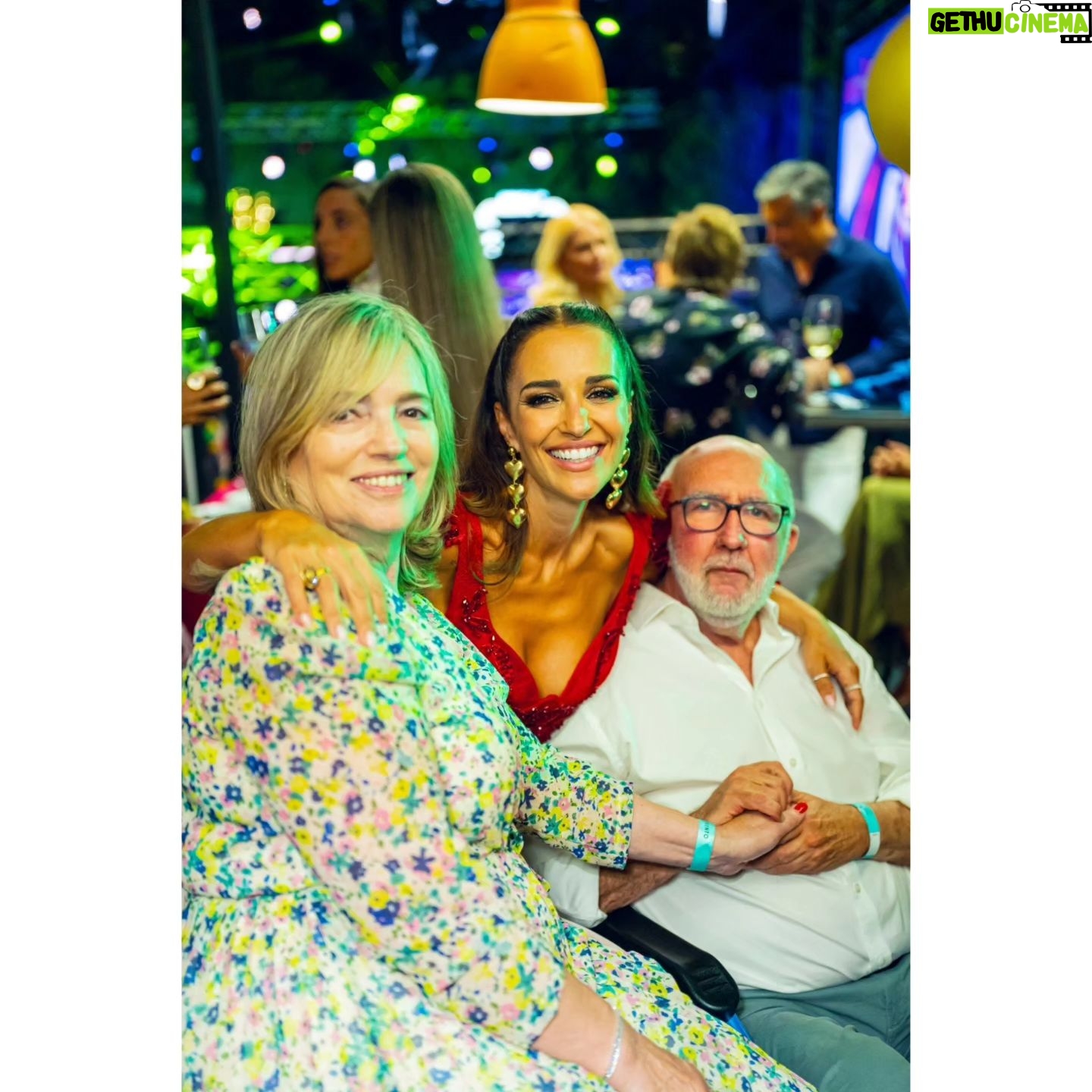 Paula Echevarría - 65.7K Likes - Felicidades mamá! No me faltes nunca 🙏🏻!
Si como madre eres un 100 como güelita eres un 1000!
Te queremos con locura! ♥️
#CumpleMami