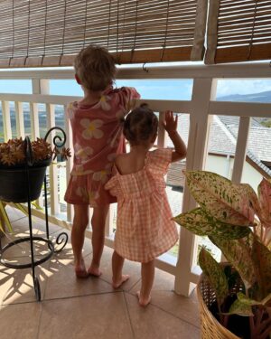 Pauline Hoarau Instagram - Tombé à pic 💘 
Mon ti bonheur