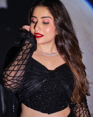 Payal Gupta Instagram - Who i am 🖤🖤
@studio11capturing 
Pc- @hardik_photoshop_077 
.
.
.
.
#photoshoot #black #instapost #newpost #pictureperfect #instagram #guptainji #payalgupta #ootd #ethinic